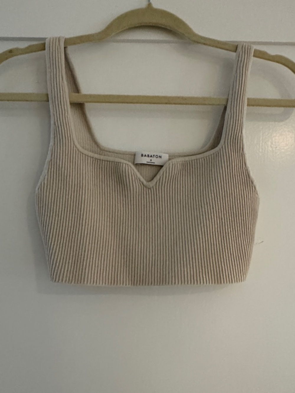 Aritzia's Babaton Sculpt Knit Square neck with V cutout Cropped Tank size Small